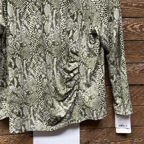 Doncaster Green Animal Print Ruched Blouse - Size 2W - Picture 6 of 6